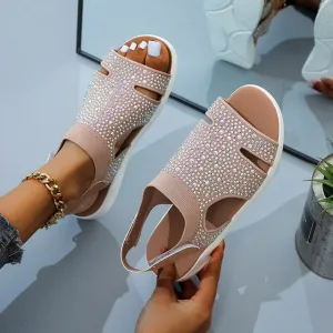 Comfortable sandals with stones