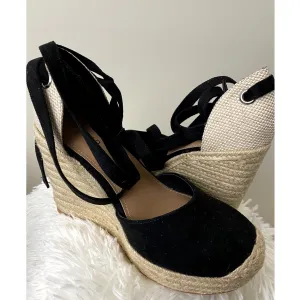 TORRID  Black Ankle Wrap Espadrille Wedge Shoes - Size 8W (NWOT)